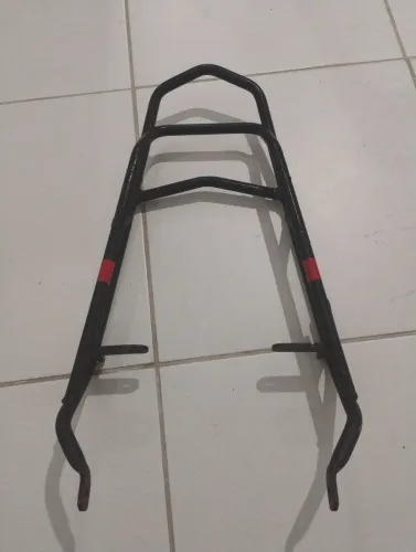 Vendo bagageiro de moto
