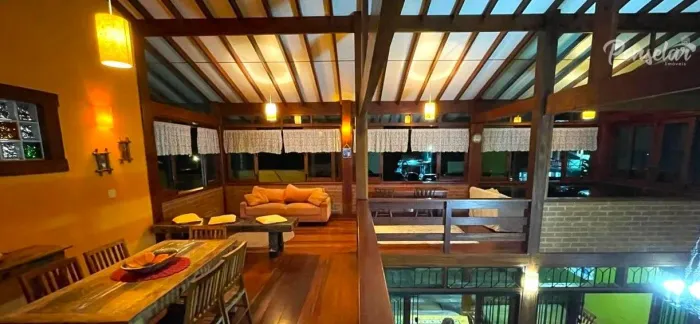 Ubatuba - Praia da Enseada: Casa Pé na Areia 4 suítes Espaço Gourmet e Mobiliada