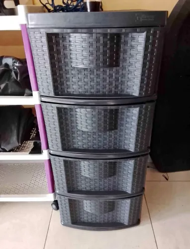 Gaveteiro ratan com 4 gavetas 