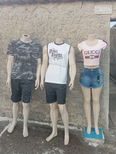Vendo fundo de loja completo. Roupas ,sapatos, manequins e araras