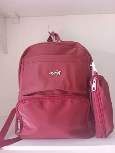 Mochila acompanha estojo feminina frete grátis e parcelamos em até 2x sem juros no cartão 