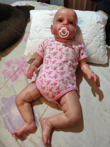 Bebê reborn realista e artesanal perfeita 