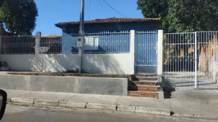 Imóvel para aluguel tem 300 metros quadrados com 3 quartos em Altos da Serra I - Cuiabá -