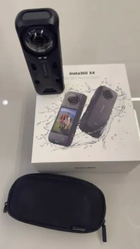 Camera Insta 360 X4