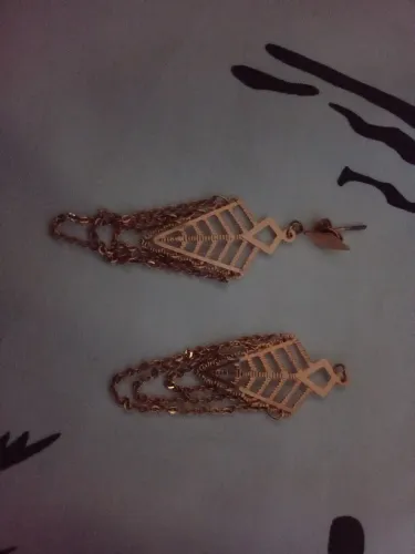 Brinco Dourado Pendente Geométrico - 1 Peça Incompleta