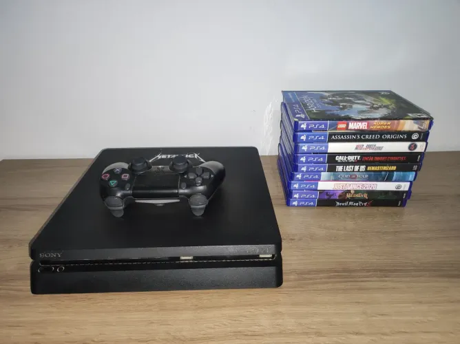PLAYSTATION 04 / PS4 