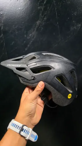 Capacete specialized