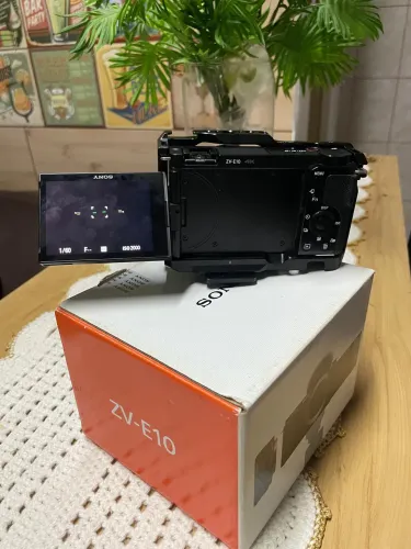 CÂMERA SONY ZV-E10