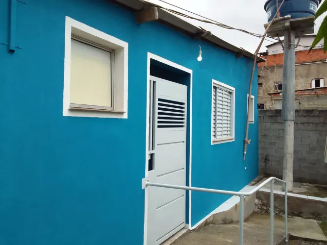 Casa na viela area de prefeitura