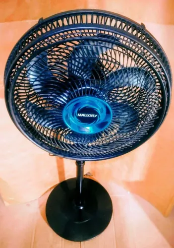 Ventilador r$140. Bonito. Entrega na região.