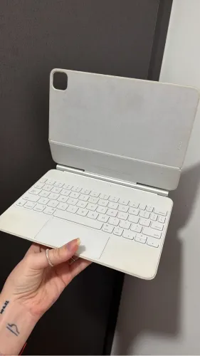 APPLE MAGICKEYBORD IPAD AIR