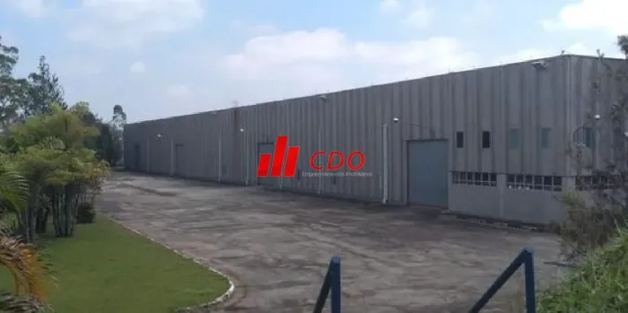 Galpão industrial para locação ou venda bairro Potuverá, Itapecerica da Serra-SP: 6 banhei