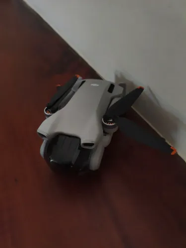 DJI mini 3 combo standard com controle sem tela 