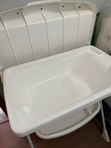 Banheira + pé e trocador 
