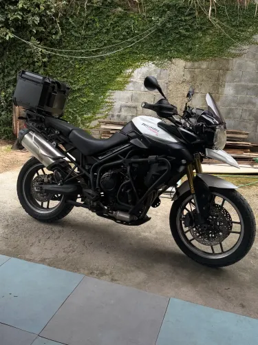 triumph Tiger 800, troco por terreno,casa