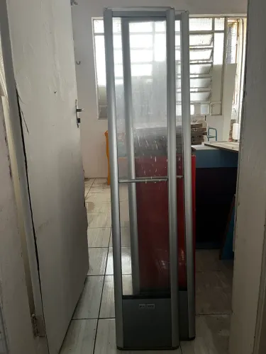 Antena para sistema antifurto de loja de confecções