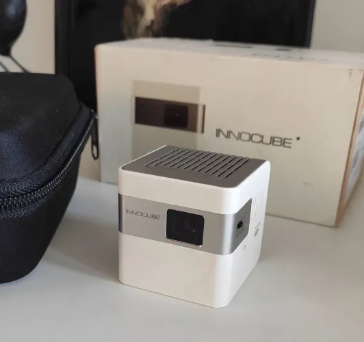micro projetor innoio innocube com falhas no pixel