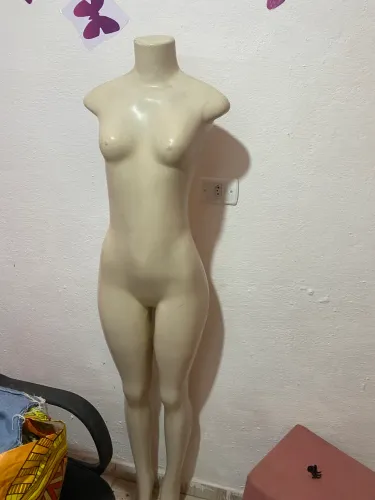 Manequim feminino corpo todo