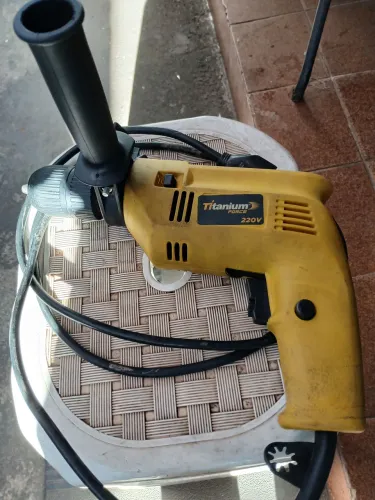 Furadeira titanium