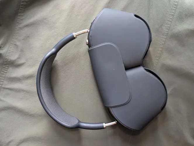 Airpods Max original lighting