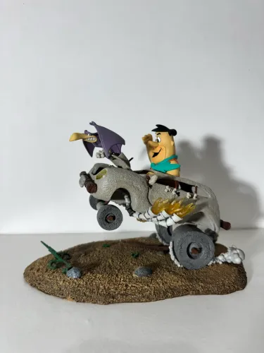 Boneco Action figure Fred Flintston no carro Hanna barbera Mcfarlane 