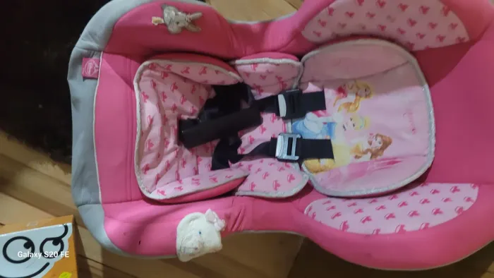 Cadeirinha infantil pra carro