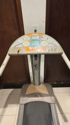 Esteira Athletic Advanced 410EE