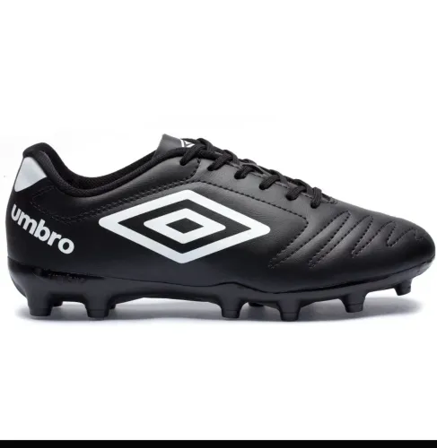 Chuteira de trava Umbro Class