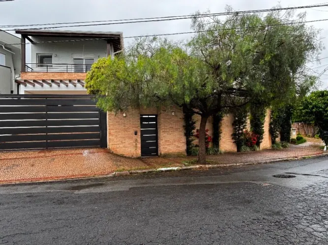 Deliciosa casa térrea , com 3 suítes SAN CONRADO