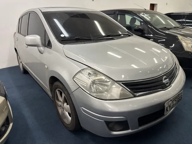 Nissan Tiida SL 1.8/1.8 Flex 16V Aut. 2011