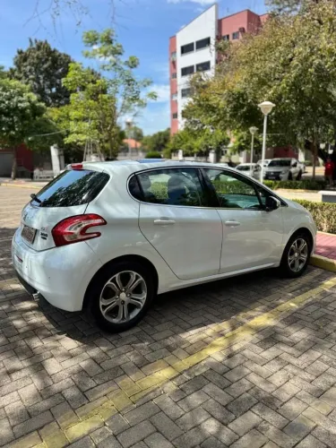 Peugeot 208 Griffe 1.6 Flex 16V 5P Aut. 2015