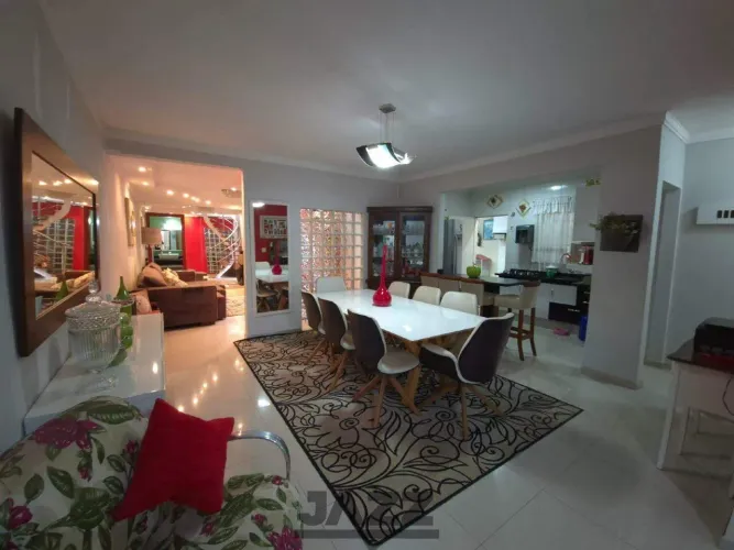 Casa à venda no bairro Serra Verde, com 280 m², 3 suítes, 4 banheiros e 3 vagas de garagem