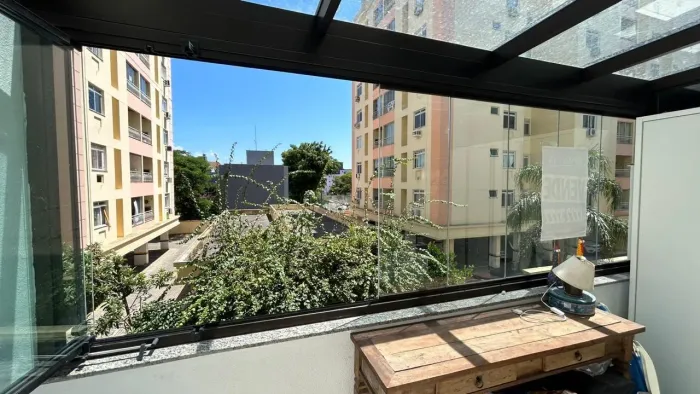 AMPLO APARTAMENTO EM COQUEIROS!