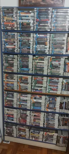 Vendo dvds, blurays e temporadas, todos originais.