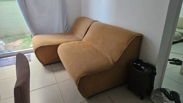 SOFÁ DUAS PARTES 4 LUGARES