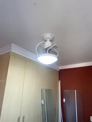 Ventilador pequeno de teto