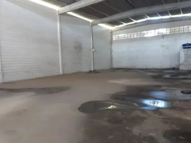 GALPÃO COMERCIAL em CAMAÇARI - BA, PARAFUSO