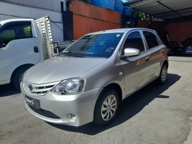 Toyota Etios X 1.3 Flex 16V 5P Mec. 2014