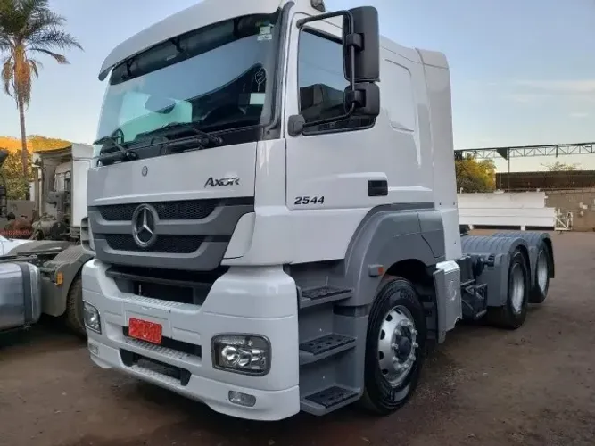 Mercedes-bens Axor 2544 6x2 Ano 2014 - 2014