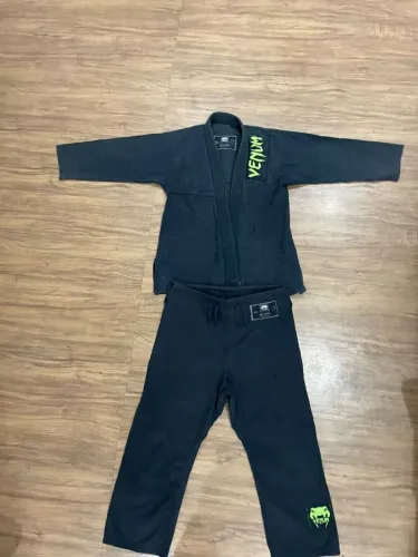 Kimono Venum trançado M3