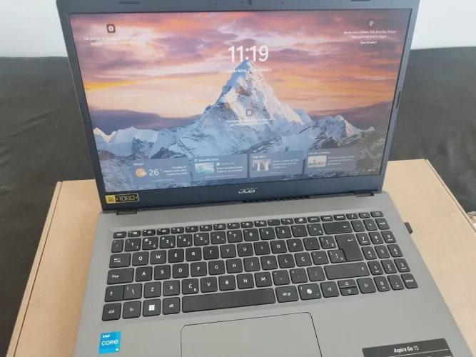 Vende notebook semi novo Acer 