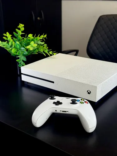 Xbox One S 1TB + Controle original 