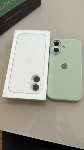 Vendo iPhone 16 128 gb uma semana de uso com nota fiscal
