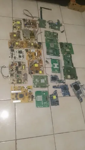 Lote de placas de tv 25 vendo separado tambem