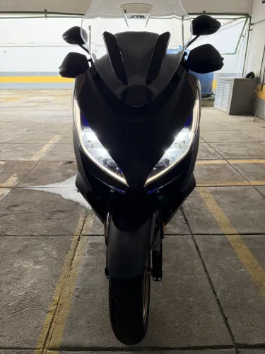 Zontes 350 E Preta 2025/26 | 300 km | Sissy Bar | R$ 32.500