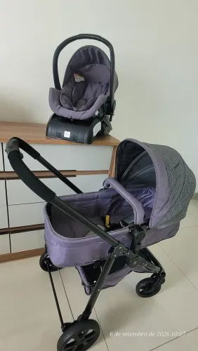 Carrinho de bebê Olympus com bebê conforto e base Galzerano