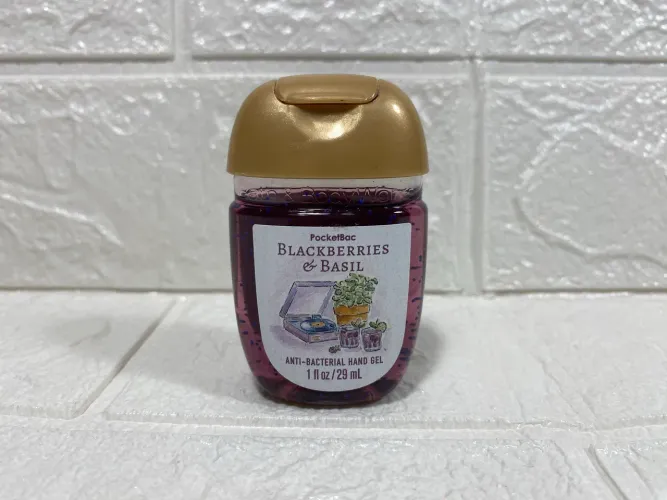 Álcool Gel Bath & Body Works - Blackberries & Basil
