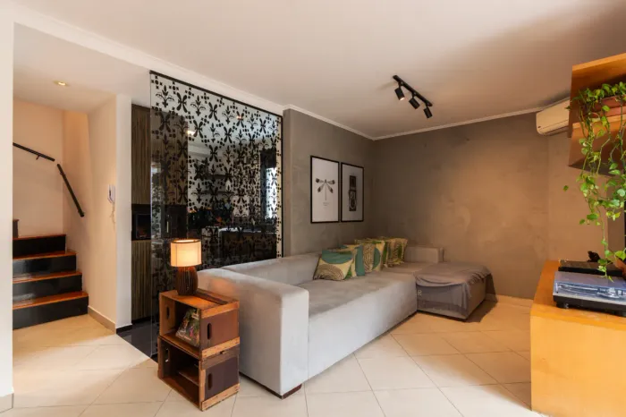 Duplex para venda em Pinheiros com 2 quartos, sendo 2 suítes, 110m²