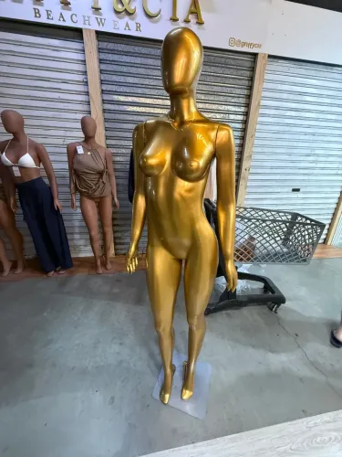 Manequim Dourado 