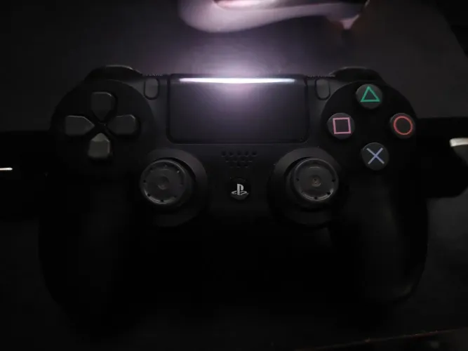 Vendo ou troco controle de ps4 original funcionando perfeitamente só o l3 q n está 100%